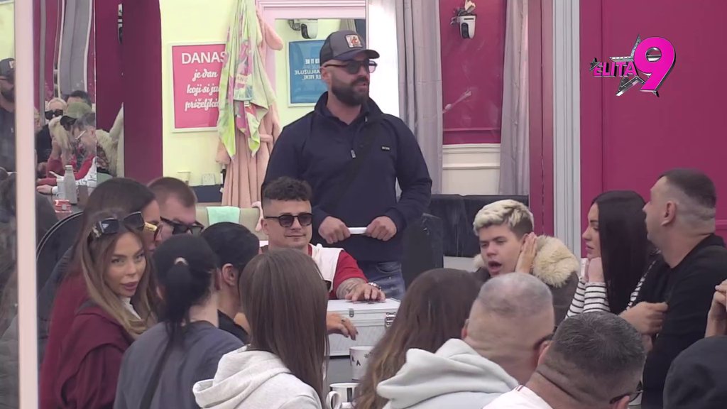 MASNO IH IZVREĐAO! Luka krenuo redom po učesnicama: Ti si smor, davež, promašen slučaj! (VIDEO)