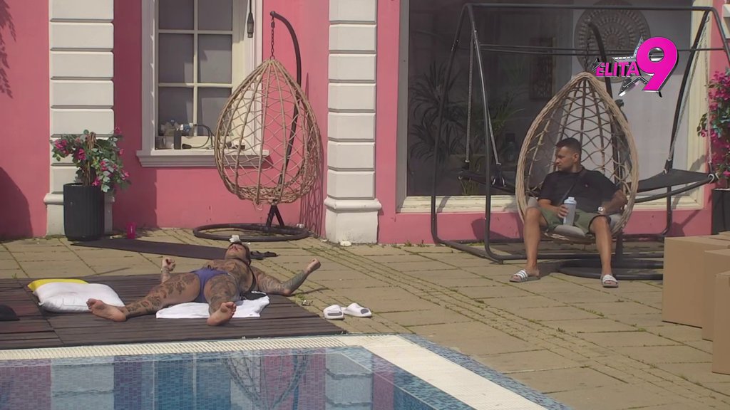 Delulu Bebica prekucao igricu: Namerno se ubacuje u Teodorin razgovor s Muratom da bi Đukić mislio da priča s njim! (VIDEO)