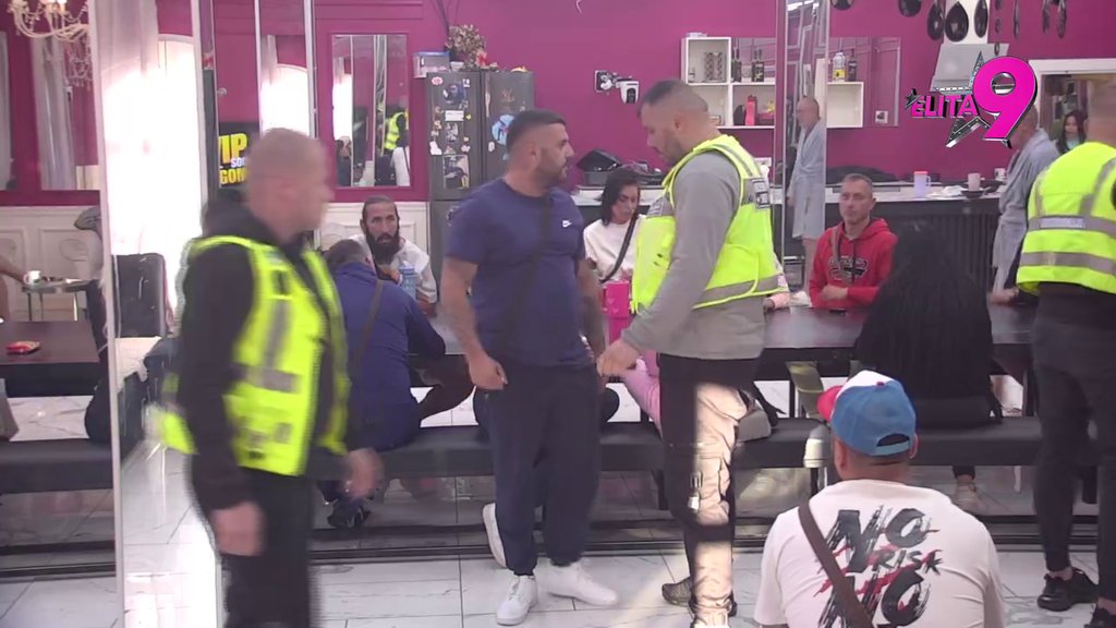 Najbrutalniji okršaj Alibabe i Stanije! Obezbeđenje napravilo živi zid, oni se nikad žešće vređaju! (VIDEO)