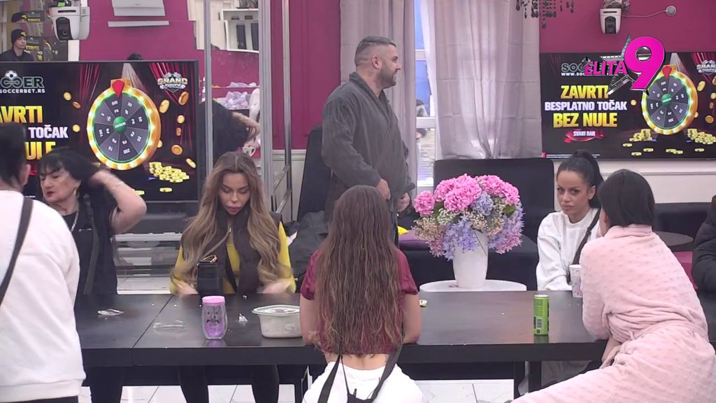 NESNOSAN SI ZA SLUŠATI: Kačavenda stavila Luku na pijedestal NAJNAPORNIJIH učesnika, Asmin ga potkačio: Umeš da budeš... (VIDEO)