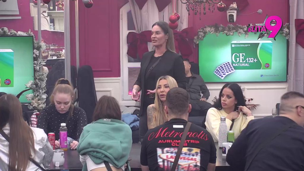 Čekaj, što nisi zamerio Maji, a jesi Dači?! Kačavenda potpisala svaku Stanićevu reč za Aneli, pa se našla oči u oči s Anđelom (VIDEO)