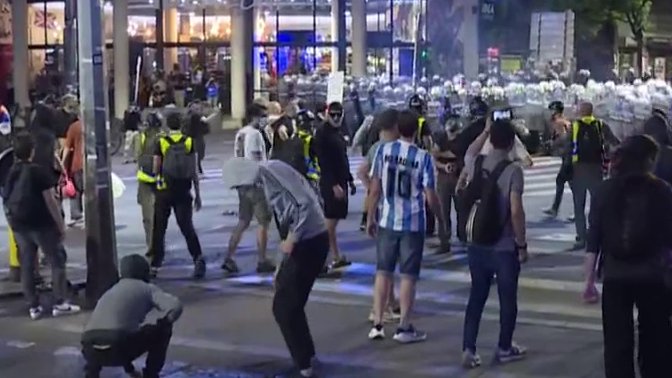 Dokle ide njihova bolesna mržnja?! Blokaderi poručili da su Srbi ratni zločinci i genocidan narod! (VIDEO)