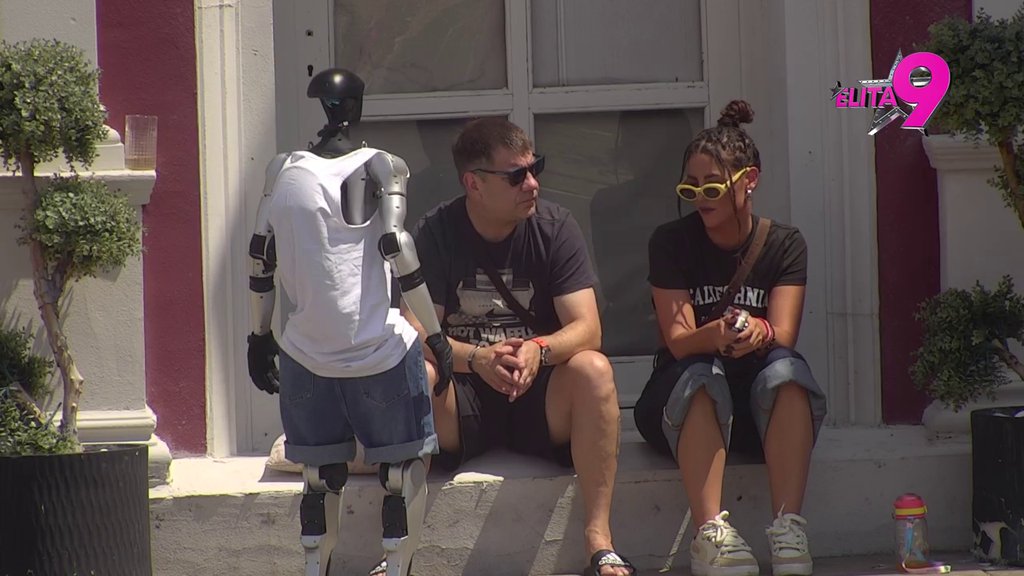 U čemu se ona ostvarila, da kaže nekom da je neostvaren! Ivan zapenio ogovarajući Staniju, ne zaustavlja se! (VIDEO)