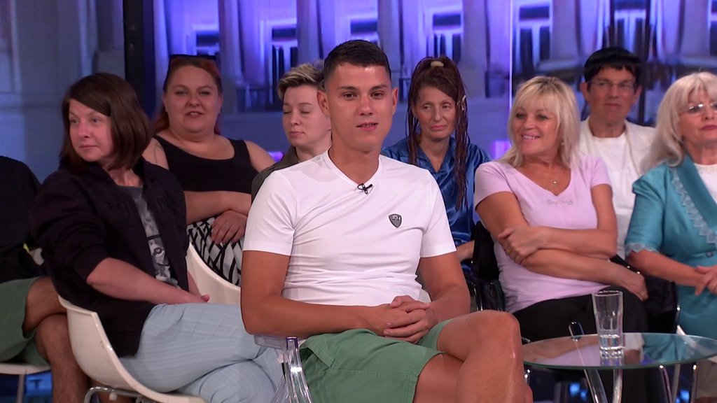 DAO OSTAVKU NA MESTU SUDIJE! Gruja povukao sve žute kartone upućene Mimas, ona prozvala Mrvicu: Za mene je ona obična VAŠKA! (VIDEO)