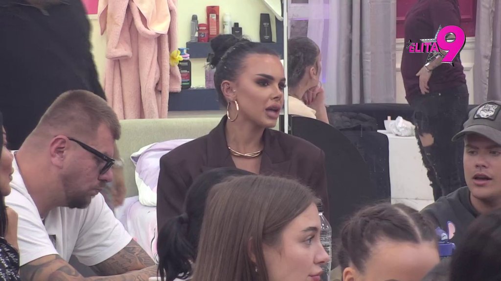 Dočekala svojih pet minuta: Matora raspalila paljbu po Anđelu, Anita skočila da ga zaštiti! (VIDEO)