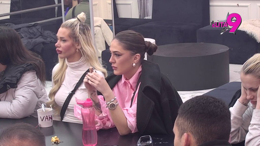 Skočila kao oparena: Anita reži na Janjuša jer Luki hoće da otvori oči da ona nije za njega! (VIDEO)