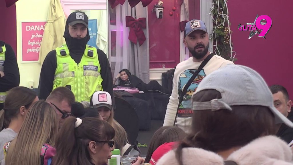 Ne znaš da zaštitiš svoj odnos, lažov si: Matori prekipelo da sluša Lukine šlagere, skinula rukavice i izrešetala ga argumentima! (VIDEO)