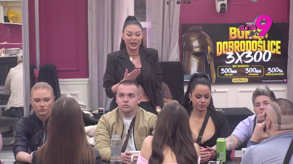 Pokušava da se dodvori Maji! Asmin ubeđuje cimere da Aneli kupuje sama sebi poklone, Luka stao u njenu zaštitu: Ja bih voleo da je ona davala pare... (VIDEO)