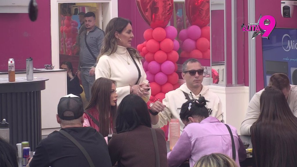 Zamalo zaplakao! Anđela ponovo stigle emocije na pomen mame, Ivan skočio: Ne znam kakav je produkt majke kada uzima palice i razbija po stanu kada je dete tu (VIDEO)