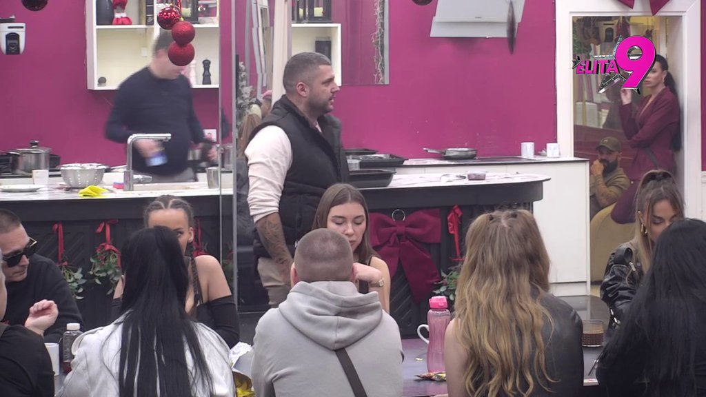 Vi ste monstrumi: Aneli brutalno izvređala Asmina i Mustafu, zbog pretnji da će joj uzeti Noru donela novu odluku! (VIDEO)