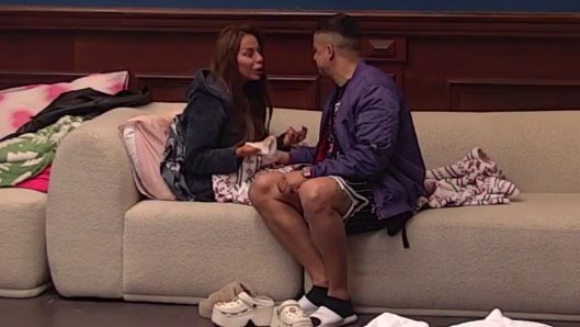 Sofki animirki i njenoj mami matorci plaćaju kiriju: Slađa Poršelina vraća milo za drago! Nikad žešće udarila na Sofiju i Terzu: Je*e se za ogrlicu, cela je od plastike!