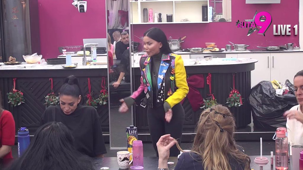 Bora Santana gori od ljubomore: Zbog Janjuša i Jakšićke doživeo fras, ponovo ispljuvao sve žive! (VIDEO)