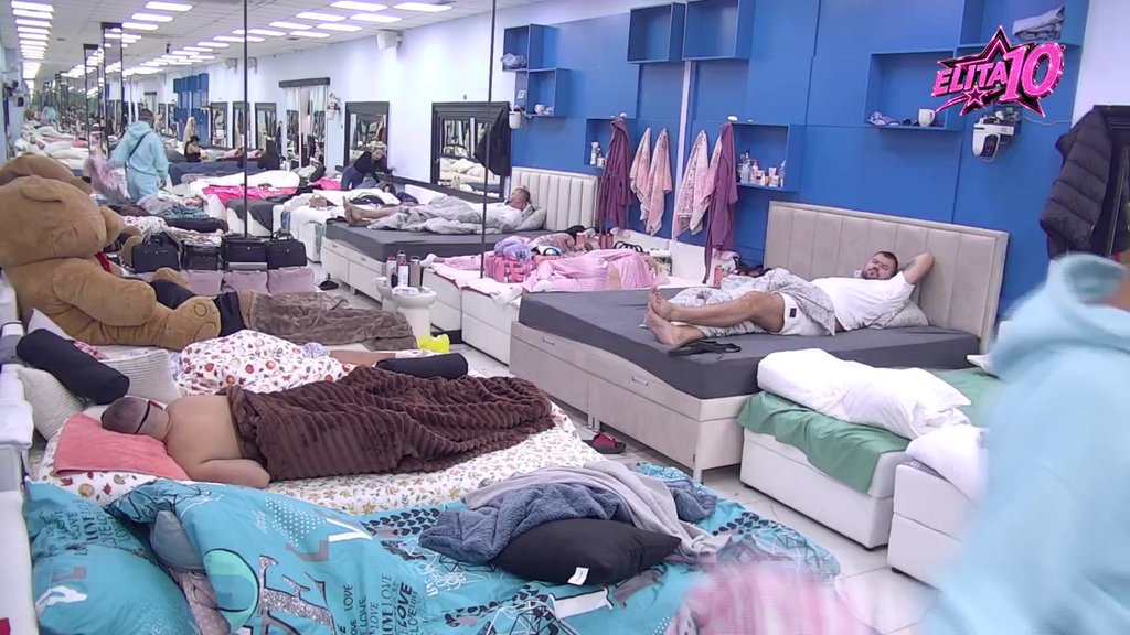 DOSTA JE BILO! Veliki šef se hitno oglasio, učesnici su odmah morali da urade OVO (VIDEO)