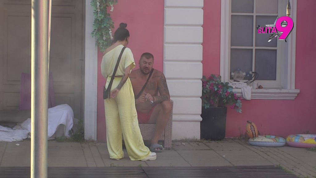 Da te neko muvao, bila bi s njim: Janjuš više ne bira reči, Vanju poniženjima zakucao za dno! (VIDEO)