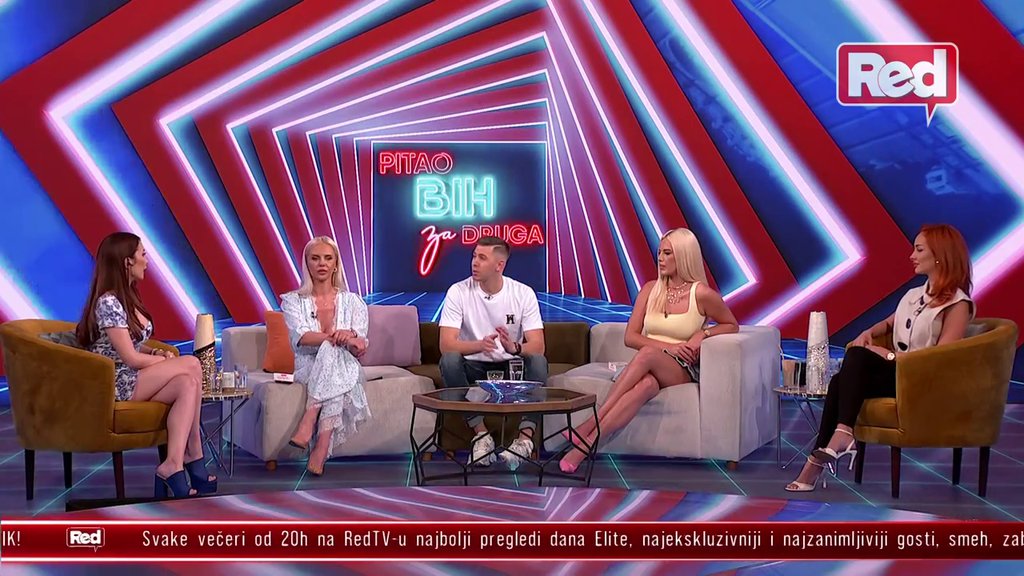 Pucaju je bubice i neko ludilo: Boža Džons progovorio o problemima sa devojkom, pa otkrio zašto još uvek nije upoznao njene roditelje, a evo da li će se pomiriti sa ocem! (VIDEO)