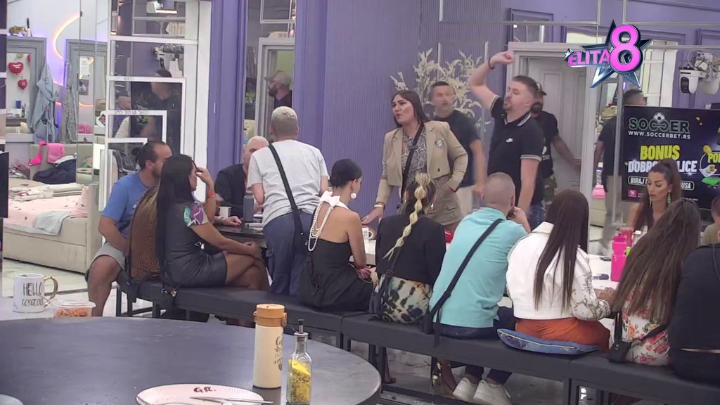 MORBIDNOSTIMA ANE NIKOLIĆ NEMA KRAJA! Korda poput mečke skočio na sto zbog Uroša, ona otišla korak dalje: Izgledaš kao LEŠ, mrtvaci BOLJE IZGLEDAJU (VIDEO)
