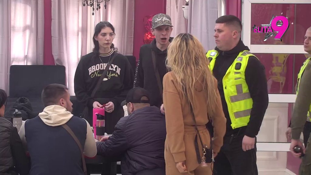 Ovakvog Neria do sada niste videli: Doživeo pomračenje i bez milosti zgazio Aneli, ona poludela i pljunula Hanu! (VIDEO)