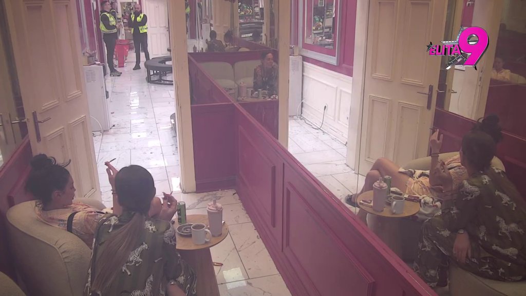 Ti si žena od krvi i mesa! Janjuševe bivše Maja i Kačavenda pružile jedna drugoj rame za plakanje! Marinkovićeva stala na Mileninu stranu! (VIDEO)