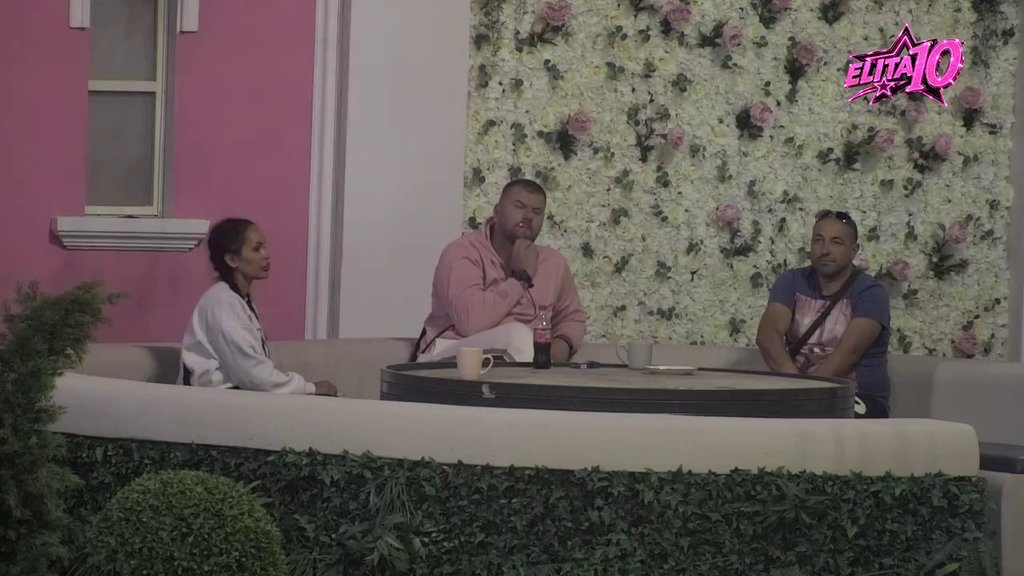 Pljušte prozivke: Zaratili Janjuš i Sandra, on naelektrisan na totalni haos! (VIDEO)