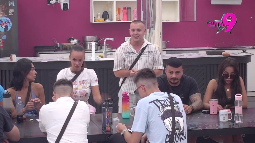 STAVIO SVE KARTE NA STO! Dača otkrio kada mu je Kačavenda priznala da je bila intimna sa Janjušem (VIDEO)