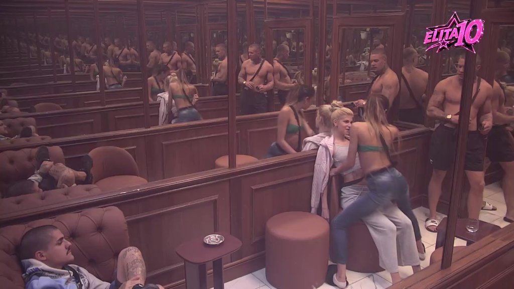 Osamili se, pa pustili maštu na volju: Jasmina pokazala Leni kako zavodi muškarce, pa Vasilije i Leon napravili još veću tenziju! (VIDEO)