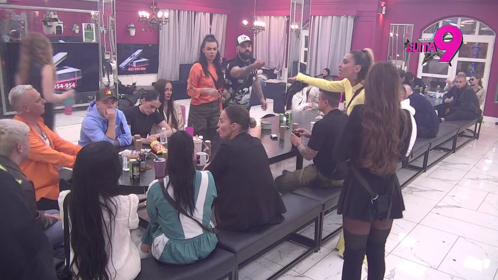 Sama traži đavola: Anita dočekala momenat da udari na Aneli, pa dobila žestoku osudu (VIDEO)