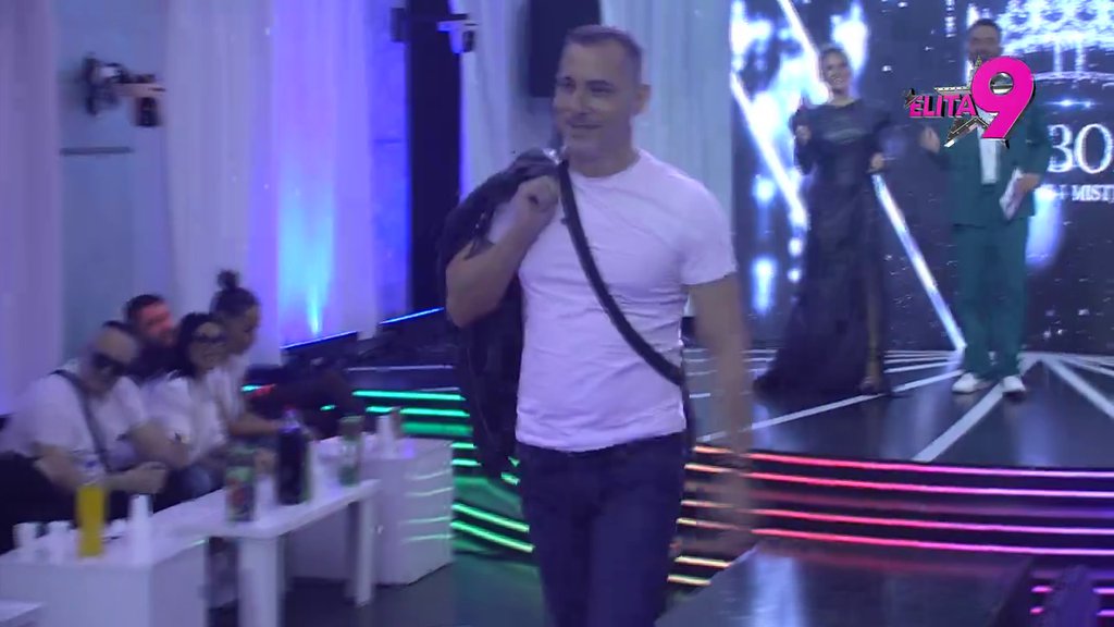 Uroš Stanić zapalio scenu vrelim plesom: Žene mogu samo da mu zavide, uvija kukovima kao niko! (VIDEO)