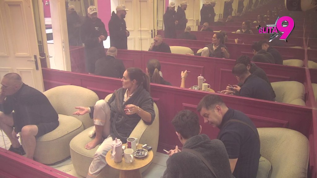 Ukućani opleli međusobno po odnosu Đukića i Ahmićke! Kačavenda nije štedela na rečima, Ivan se nadovezao na Teodoru: Ona mi strašno ide na... (VIDEO)