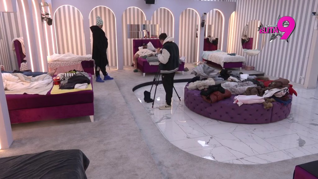 SVE ZA KADAR! Luka i Aneli ponovo zajedno u krevetu, sve je snimljeno! (VIDEO)