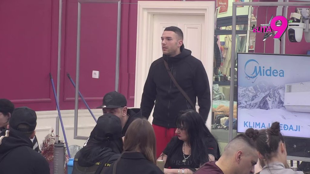 Žestoko rešetanje: Anđelo i Kačavenda se urnišu pitanjima o vrelim porukama, svi detalji izlaze na videlo! (VIDEO)