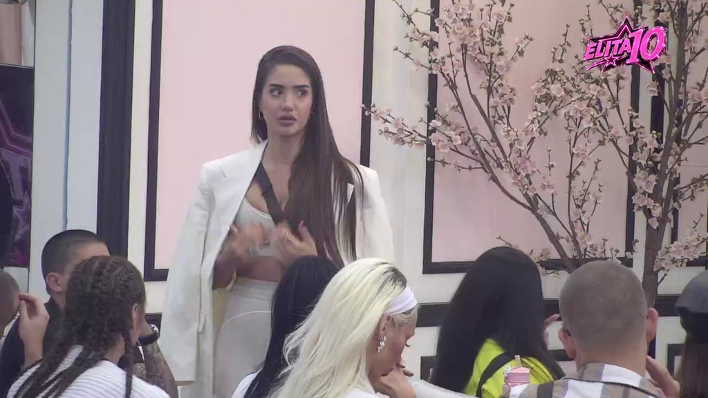 Rekao sam joj da im je veza marketinški trik, da je Gastoz folirant, tad mi nije ništa rekla! Car otkrio detalje razgovora sa Anđelom van rijalitija, tad nije branila TADAŠNJEG DEČKA (VIDEO)