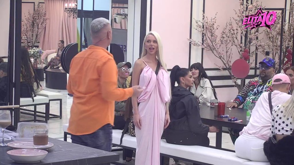 On kalkuliše... Matora optužila Mateju da srozava Vanju time što ne želi da je nazove devojkom! On dao sve od sebe da se opere! (VIDEO)