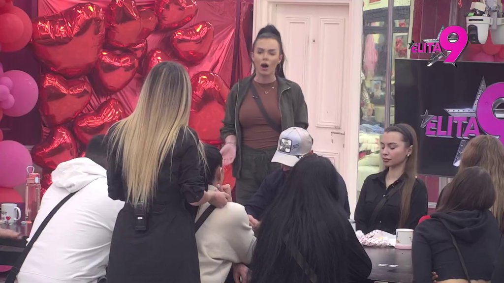 ZA NJU SPREMAM TUŽBU: Anđelo otkrio kada mu je Anita prvi put LJUBOMORISALA na Đedovića, doneo odluku koja će je skupo košatiti (VIDEO)