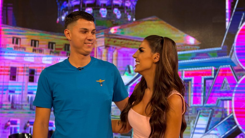 ZA SVE SAM BIO U PRAVU, SRAM TE BILO: Peja oštro zamerio Eni spominjanje Karićevog polnog organa, orilo se iza kulisa emisije Narod pita! (AUDIO)