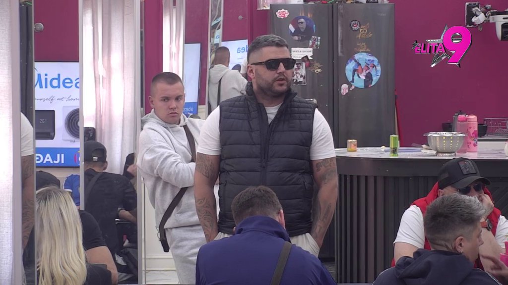 ONA NIJE NJENA DRUGARICA: Asmin predstavio Majin i Stanijin odnos nebitnim, ne smatra da je ispao DUPLJAK zbog svog ponašanja! (VIDEO)