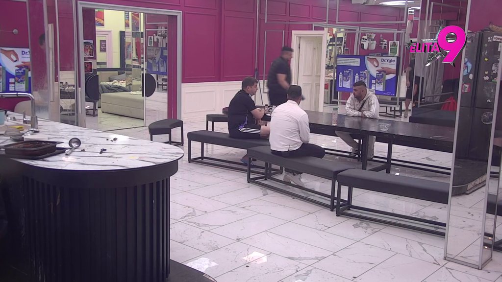 Očekivala je komunikaciju: Asmin, Ivan i Terza analizirali situaciju ispred Odabranih, ubeđeni da je Stanija očekivala nešto od Alibabe (VIDEO)