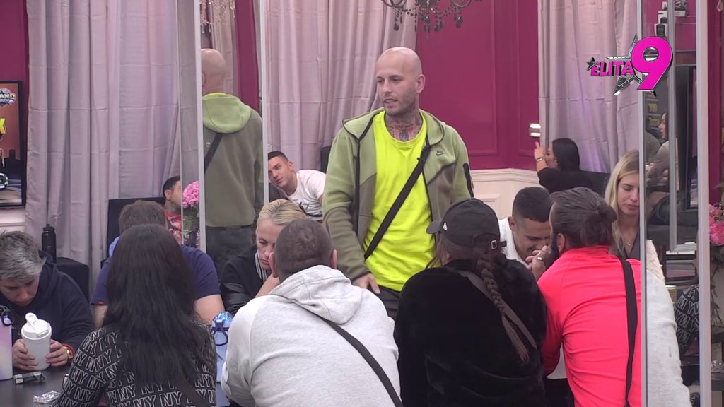 Ovo je sve zanimalo: Milan Stoičković priznao zbog čega je u izolaciju poslao Jakšićku i Mikija Dudića! (VIDEO)