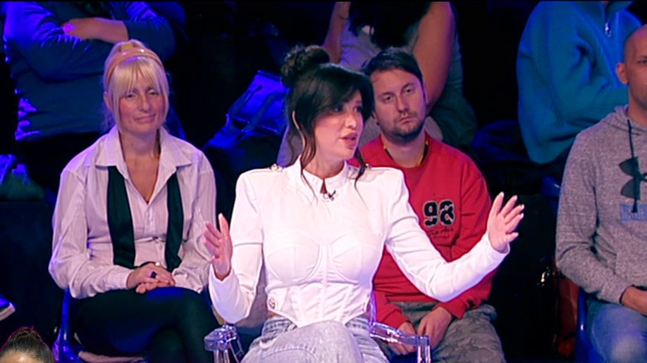 ASMINOVA SESTRA RAZOČARANA U STANIJU! Oglasila se hitno za Pink.rs nakon njene izjave o raskidu sa Durdžićem, pa se osvrnula na njen komentar upućen Neriovoj baki Nadi!