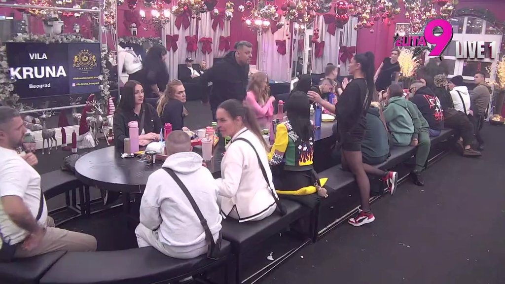 Bora Santana gori od ljubomore: Zbog Janjuša i Jakšićke doživeo fras, ponovo ispljuvao sve žive! (VIDEO)