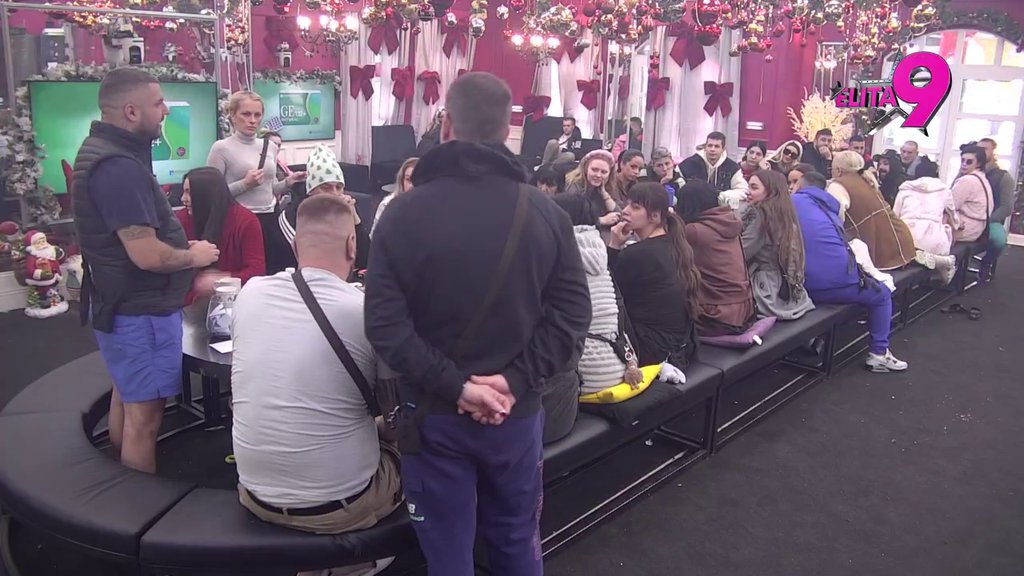 ASMIN I JANJUŠ U EPIZODI RASKRINKVANJA: Dali sve od sebe da pogode koja je čija novogodišnja odluka, ova učesnica poželela da POSTANE MAJKA! (VIDEO)