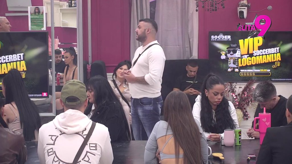 Njih dve se bore za prvo mesto preko Nore! Asmin skinuo Anelinu i Stanijinu masku, pa Dačo zabiberio: Ona se kod njega oseća najsigurnije (VIDEO)