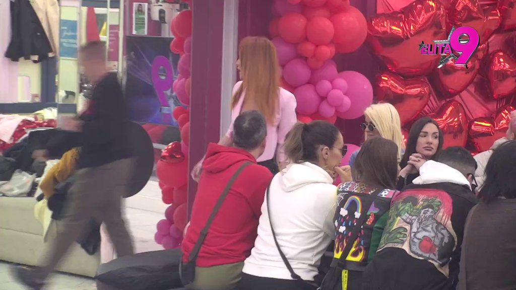 SVI NA PINK! Učesnici Elite danas gledaju LJUBAVNE KLIPOVE! Sledi uzbudljivo popodne! (VIDEO)