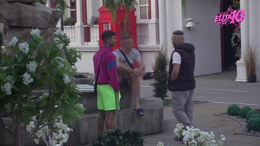 Začudili se: Đukić otkrio cimerima koliko je zaradio novca za sat vremena na TikToku, oni u šoku! (VIDEO)