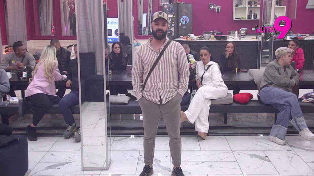 Isponižavao je, nije ni trepnuo: Đukić se ponovo ogradio od Aneli, Luka najavio njihovo žestoko akcijanje posle Elite!  (VIDEO)