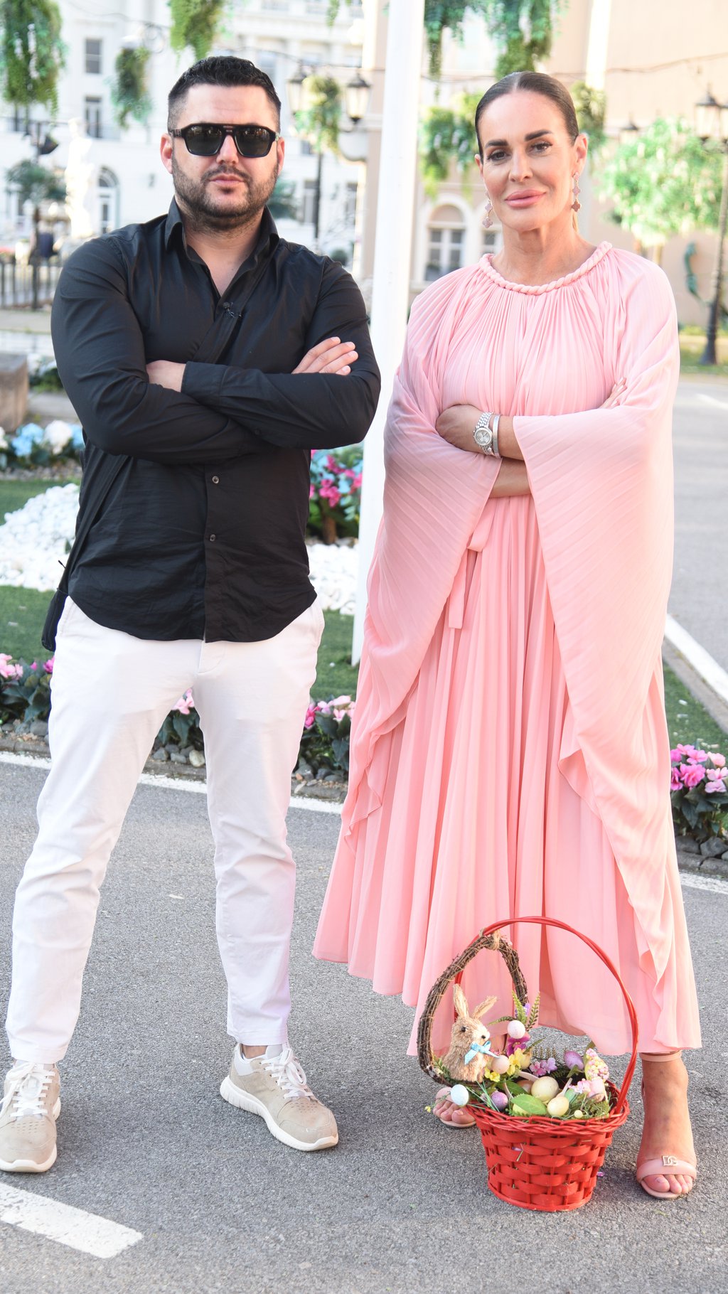 Od drugarstva do suda, tanka je linija! Kačavenda i Asmin ušli rame uz rame, a iz Elite izlaze s tužbama na kičmi: Pogledaje kako su pozirali za Vaskrs (FOTO)