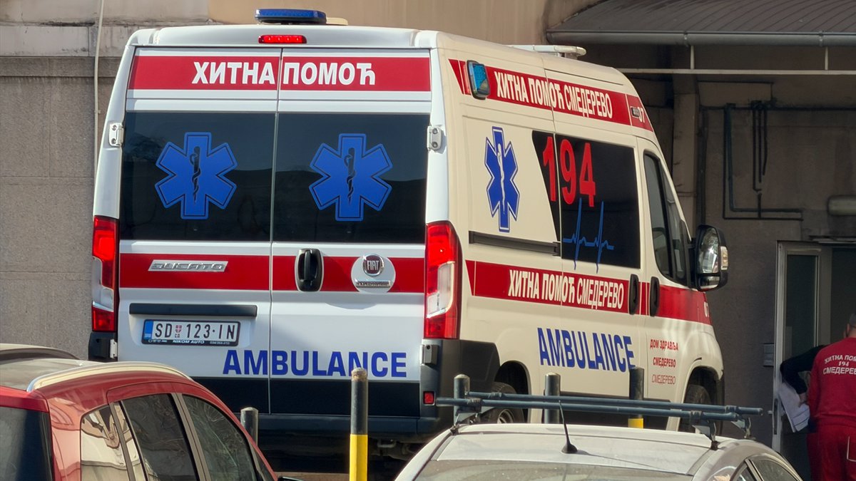 KRVAVI OBRAČUN U BEOGRADU: Sekirom mu rasekao stopalo, ranjeni ‘stari znalac’ policije ćuti o napadaču