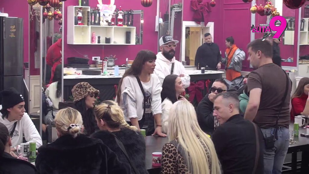 Sve vam je bilo jasno kad je Anđelo rekao Terzi: 'Evo udari me' Gungula za stolom ne staje, Janjuš preko Jovane pevačice sve saznao o prepiskama Milice i Rankovića: Bila je trudna i bilo je INTIMNO (VIDEO)