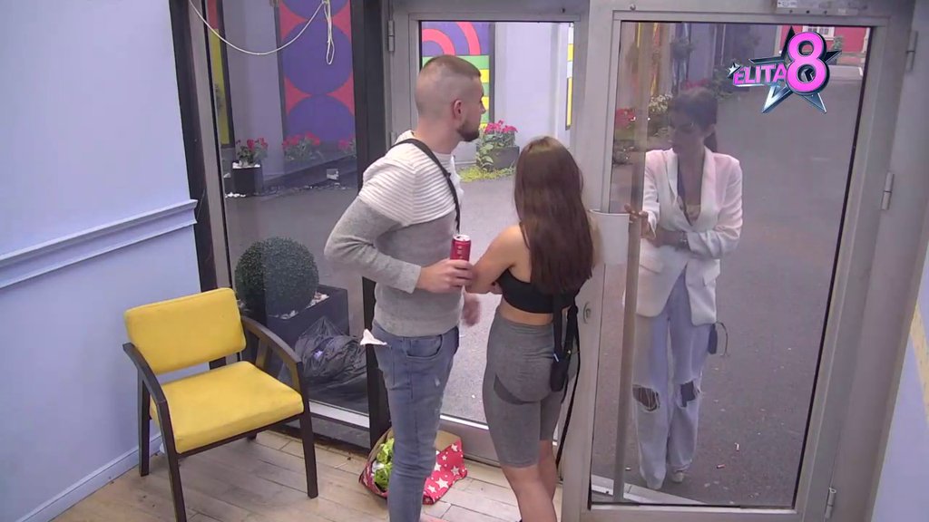 URLA I DIVLJA KAO NIKAD DO SAD! Mimas nahvatala Gruju i Mrvicu, pala joj roletna, pa ih urnisala: Nemoj da mi se smeje ovako PROVOKATORKA (VIDEO)