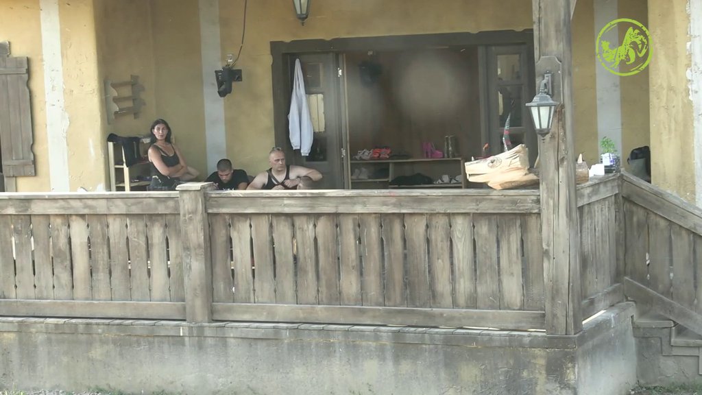 ORI SE IMANJE! Sukob Aleksandre Jakšić i Babejić ne jenjava - Ponovo zaratile oko hrane (VIDEO)