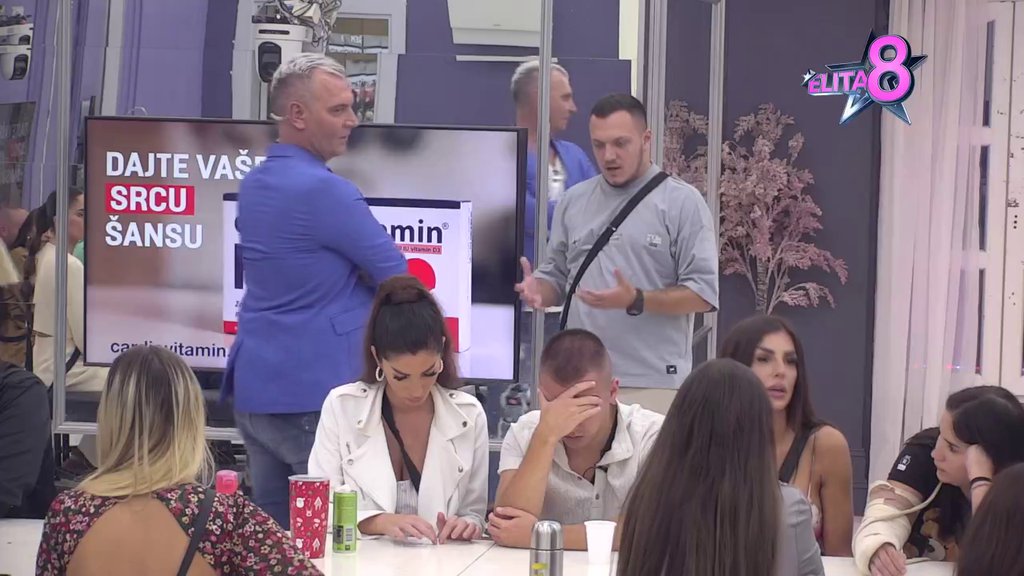 HELGA SE VRATILA NA VELIKA VRATA! Gastoz je doveo do tačke pucanja, ona počela da urla na njega zbog Pavla, pa se zaplakala i RASKINULA: Ne treba ti ovaj ODRON, ne trebam ti da te KANALIM (VIDEO)